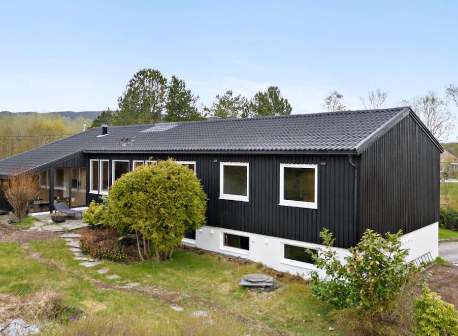 Tranquil Haven Villa Ålesund Exterior foto